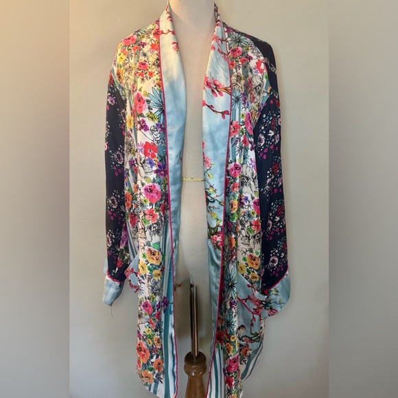 [Johnny Was] "Meadow" Floral and Striped 100% Silk Kimono Sz: M - Picture 2 of 15